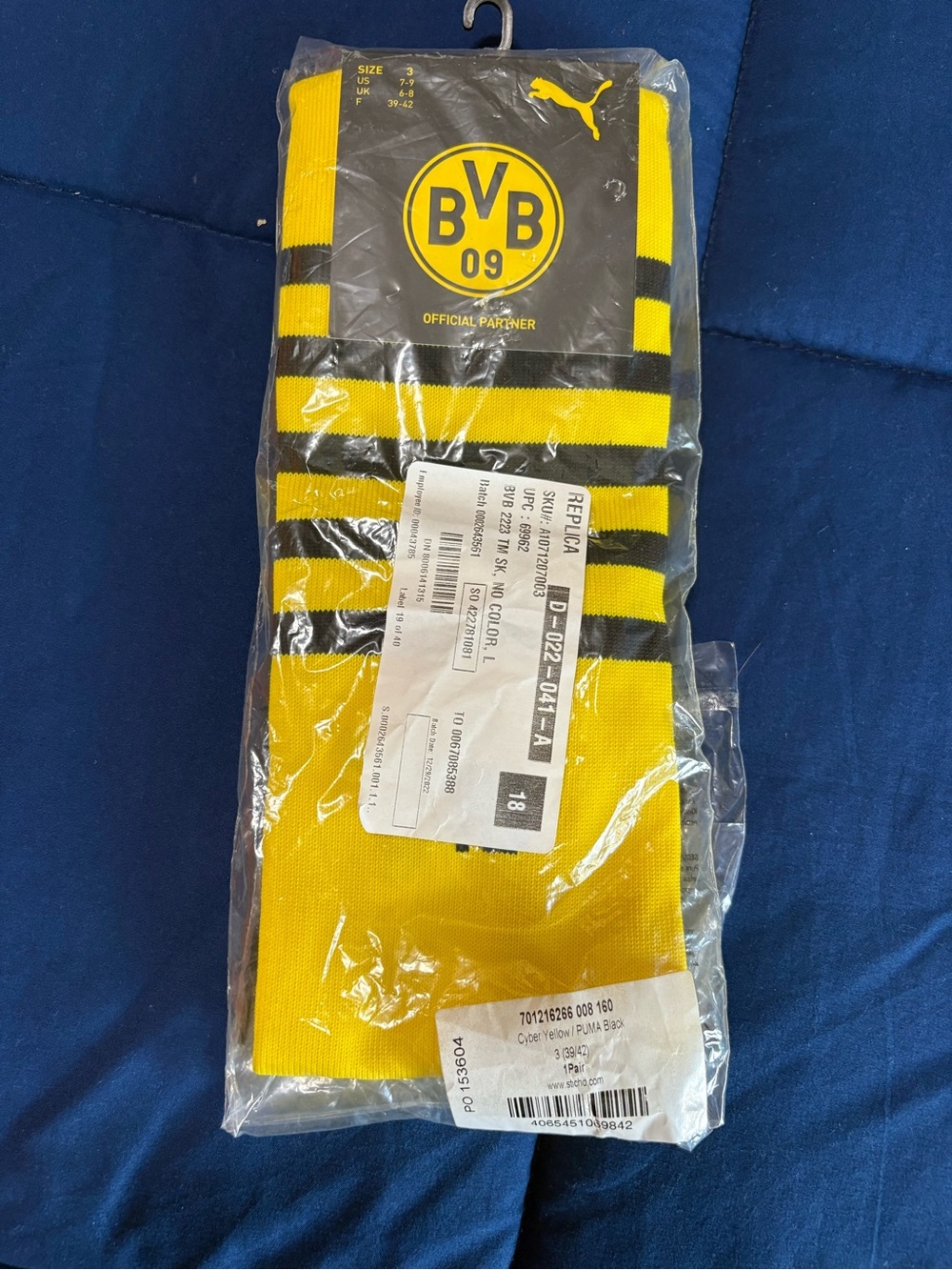 New Puma Borussia Dortmund Home Soccer Socks New  size 7-9